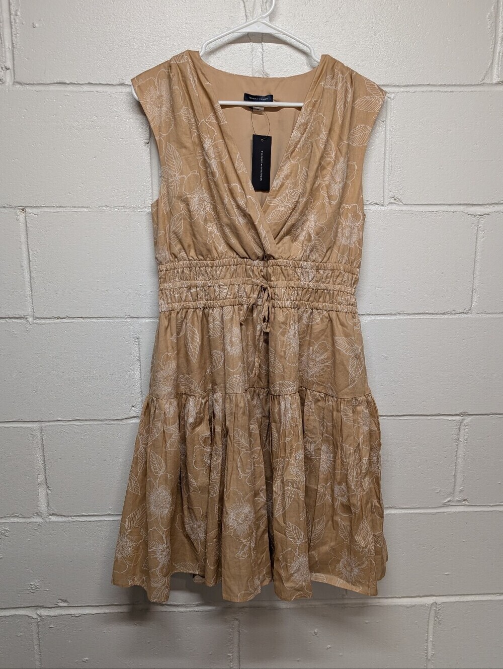 TOMMY HILFIGER Sleeveless V-Neck Tan Floral Drawstring Waist Dress (Size 8)